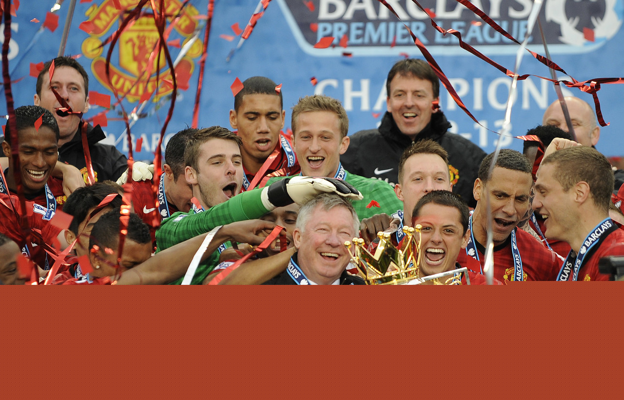 CBA-北京客胜宁波 周琦与队友庆祝胜利