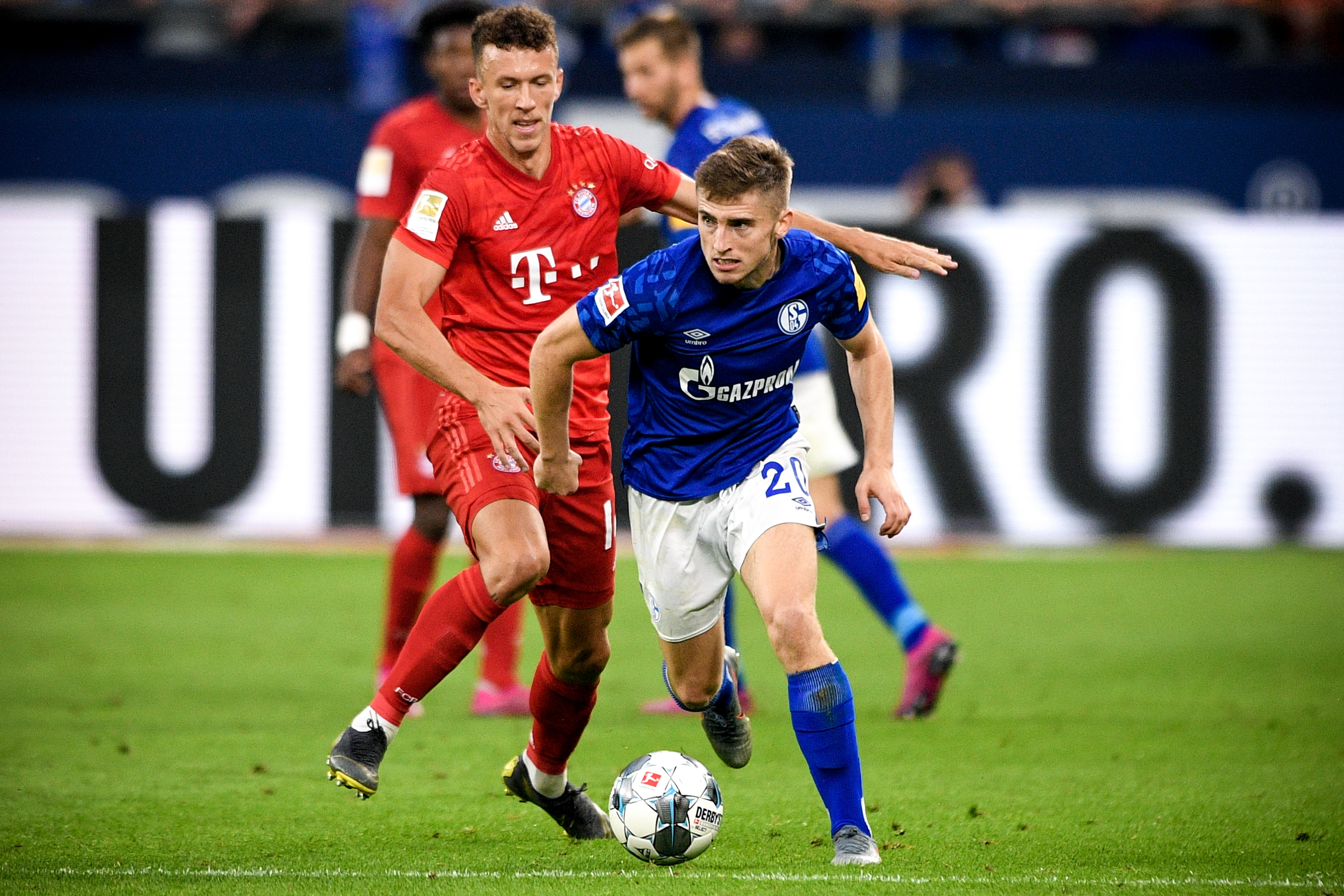 记者：德罗-费尔南德斯近几天都无法训练，他将缺席比赛